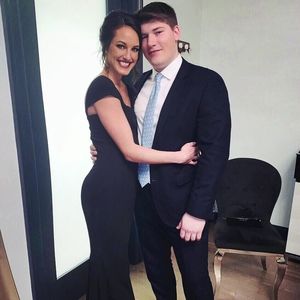 Meet your Posher, Dara